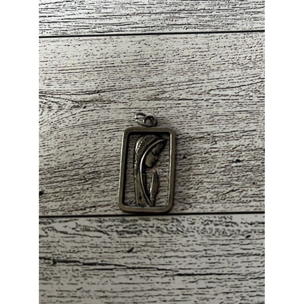 Vintage Catholic Praying Virgin Mary Silver Tone Medal Pendant Religious 1"